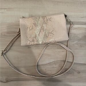 Crossbody purse